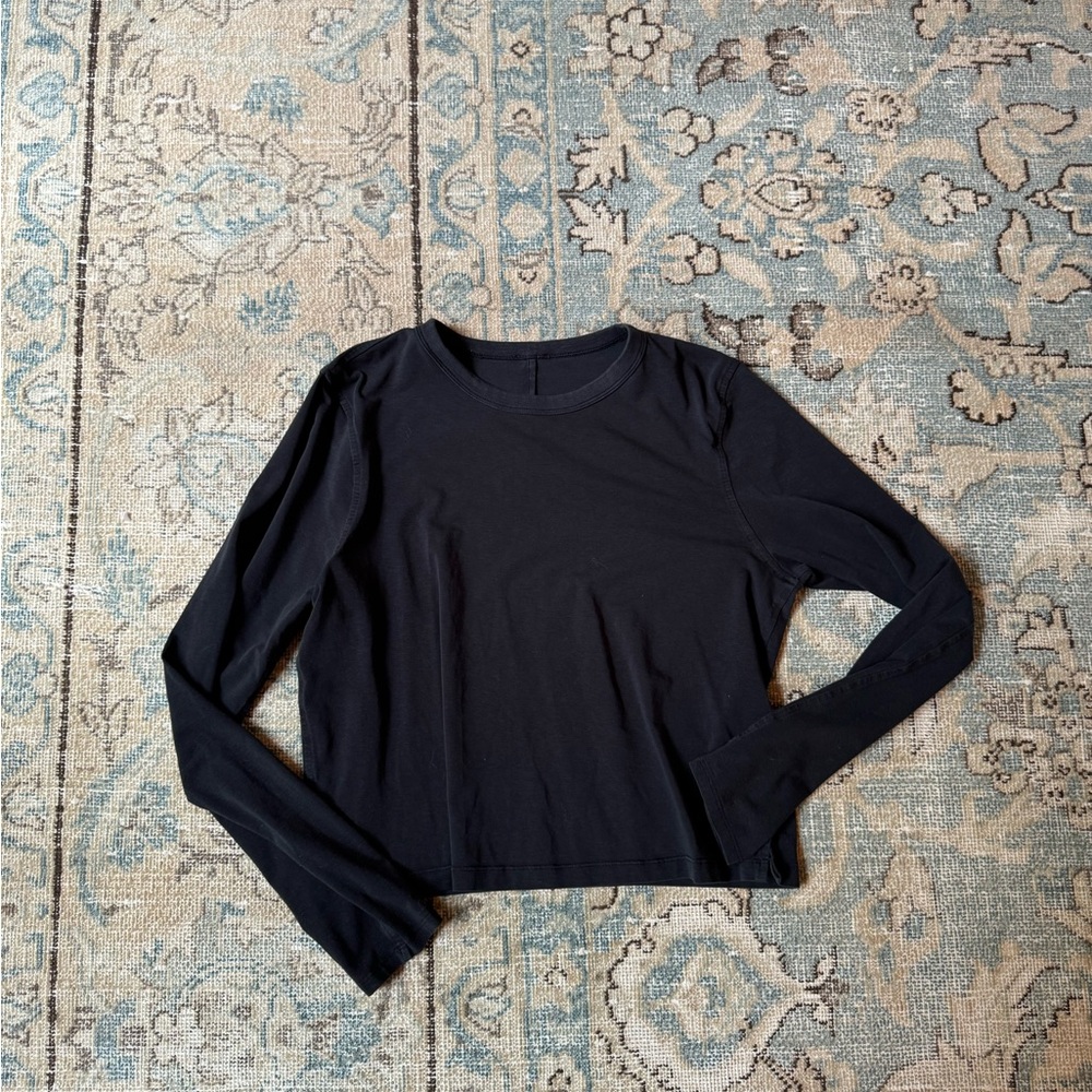 Lululemon black long sleeve crop shirt size 8